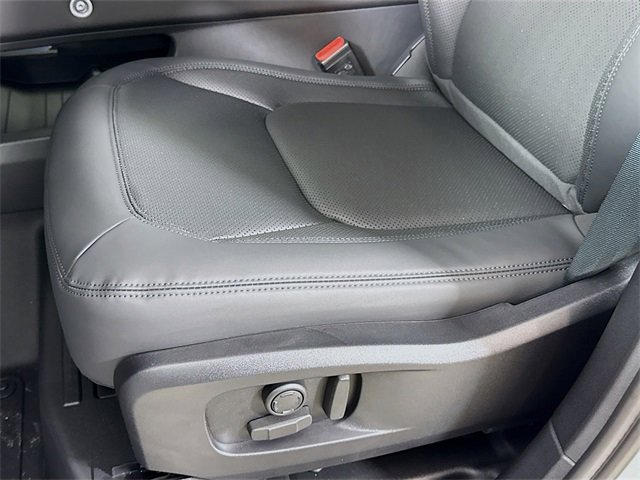 New 2026 Land Rover Defender 110 X-Dynamic SE image 22