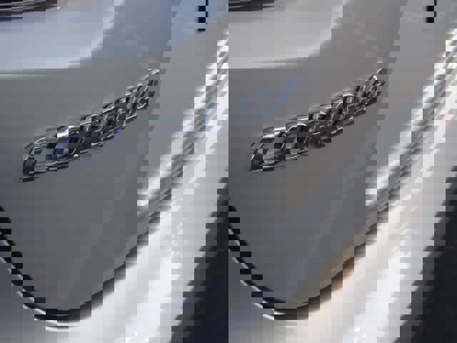 Used 2025 Toyota Corolla LE image 18