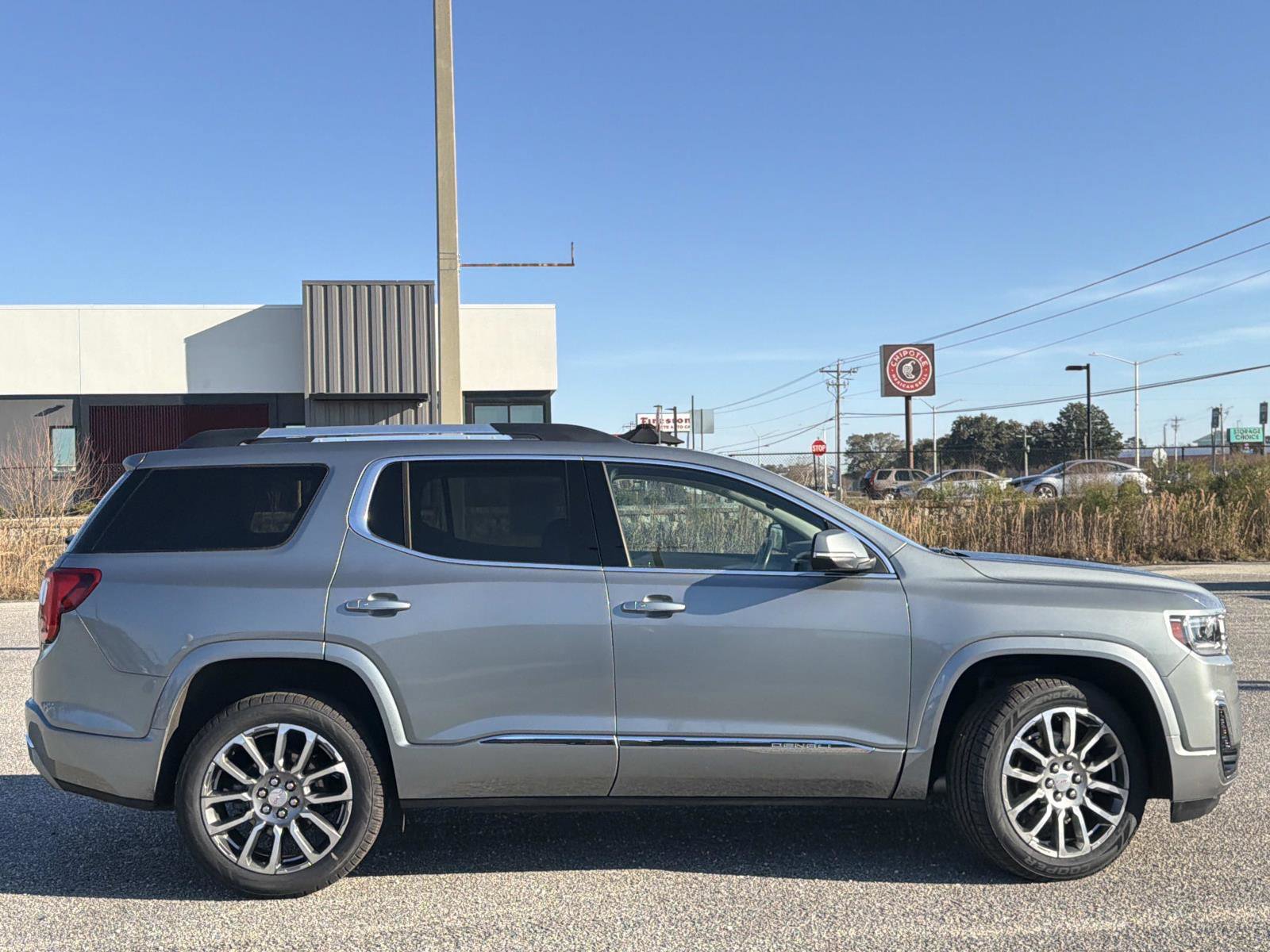Used 2023 GMC Acadia Denali w/ Denali Ultimate Package image 4