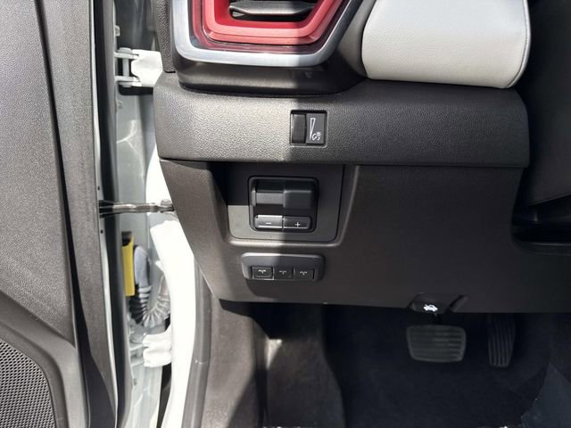 Used 2024 GMC Canyon AT4X w/ AT4X AEV Edition image 31