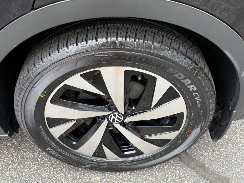 Certified 2023 Volkswagen ID.4 Pro AWD/4WD image 6