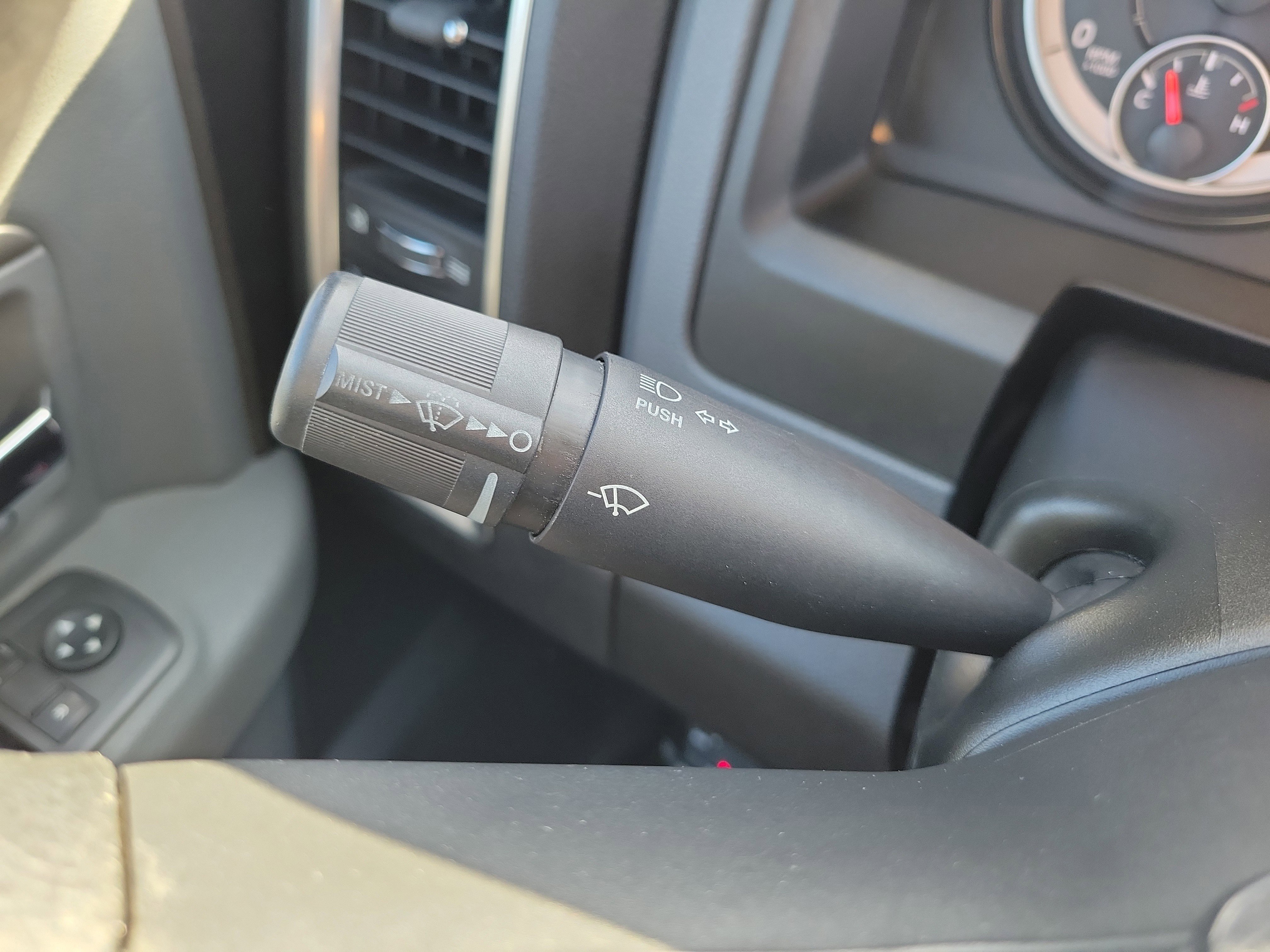 Used 2019 RAM 1500 Classic SLT image 28