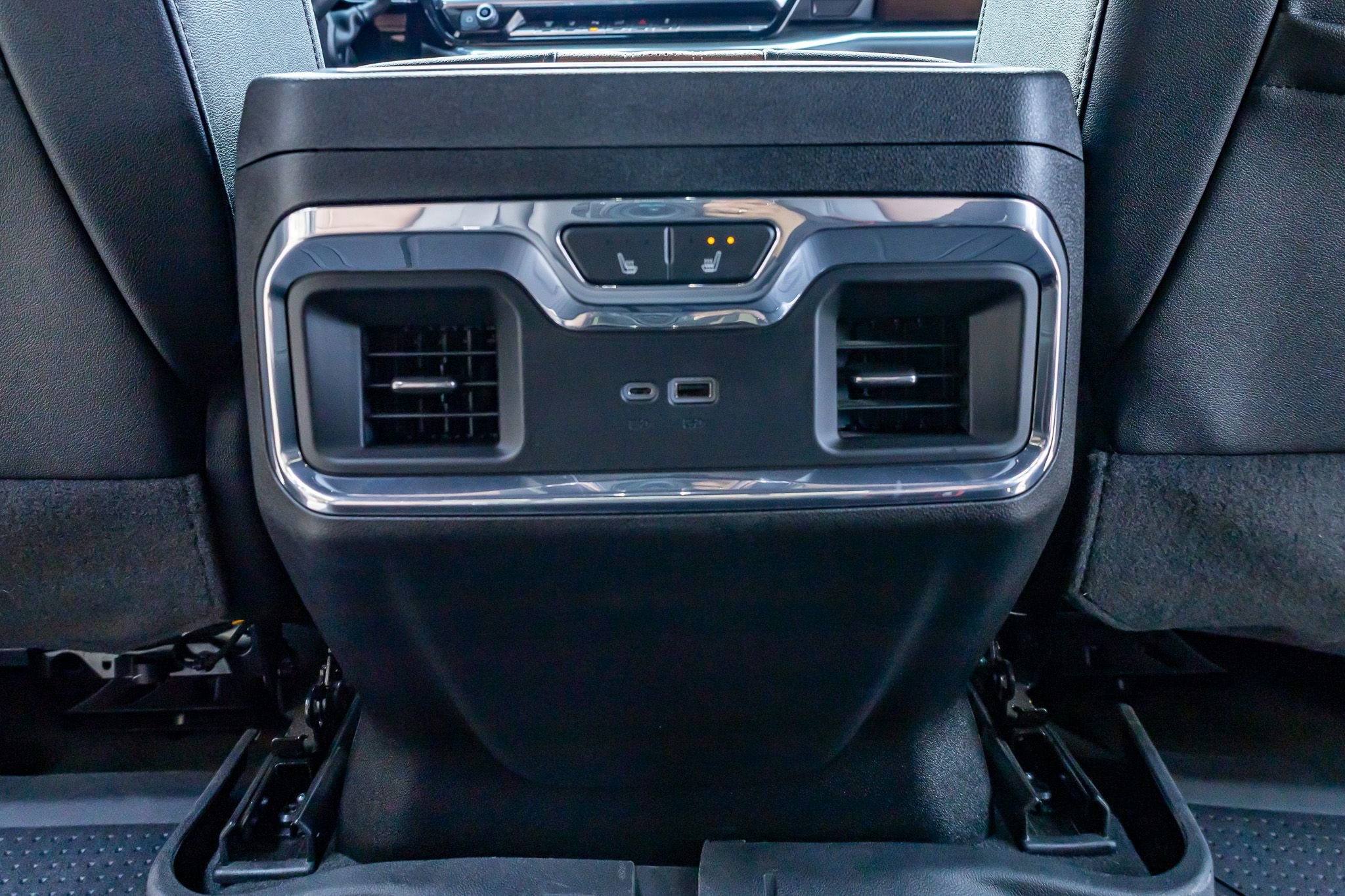 Used 2024 Chevrolet Silverado 3500 High Country w/ High Country Premium Package image 32