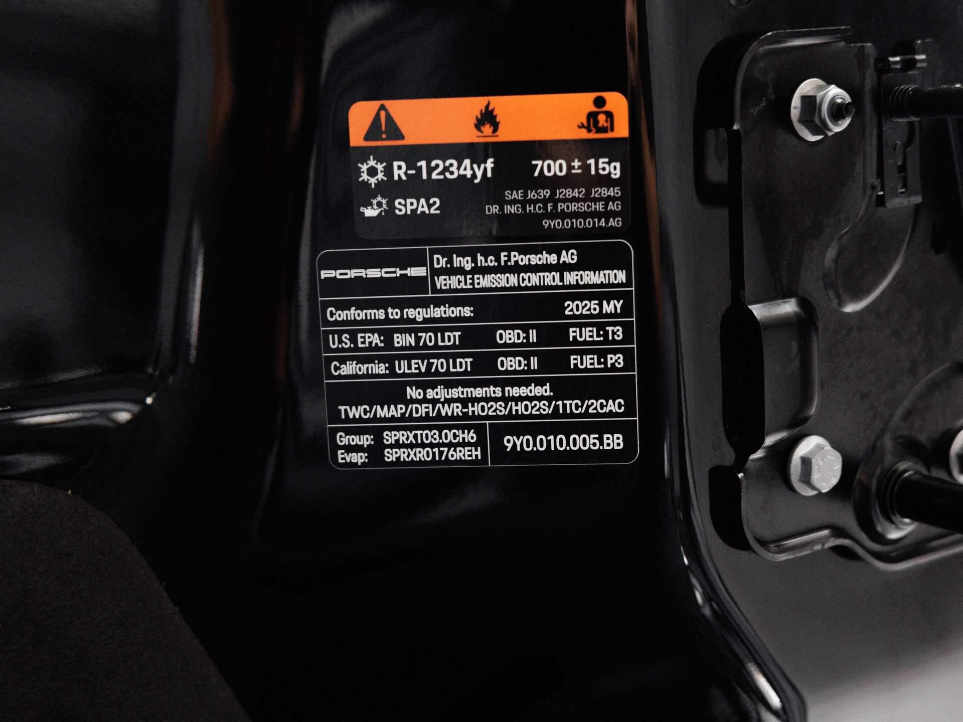 Certified 2025 Porsche Cayenne E-Hybrid AWD/4WD image 47