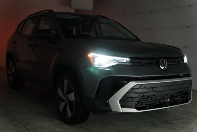Used 2025 Volkswagen Taos S image 33