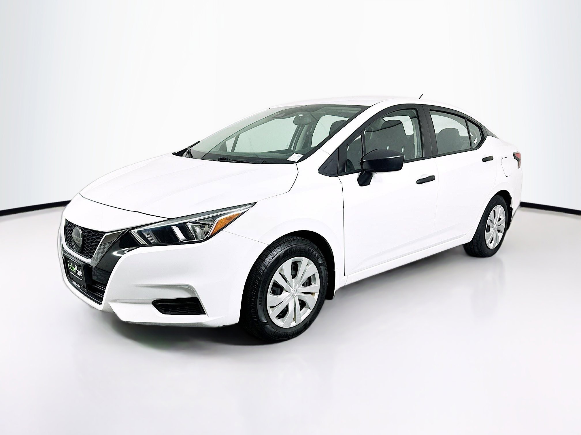 Used 2021 Nissan Versa S image 3