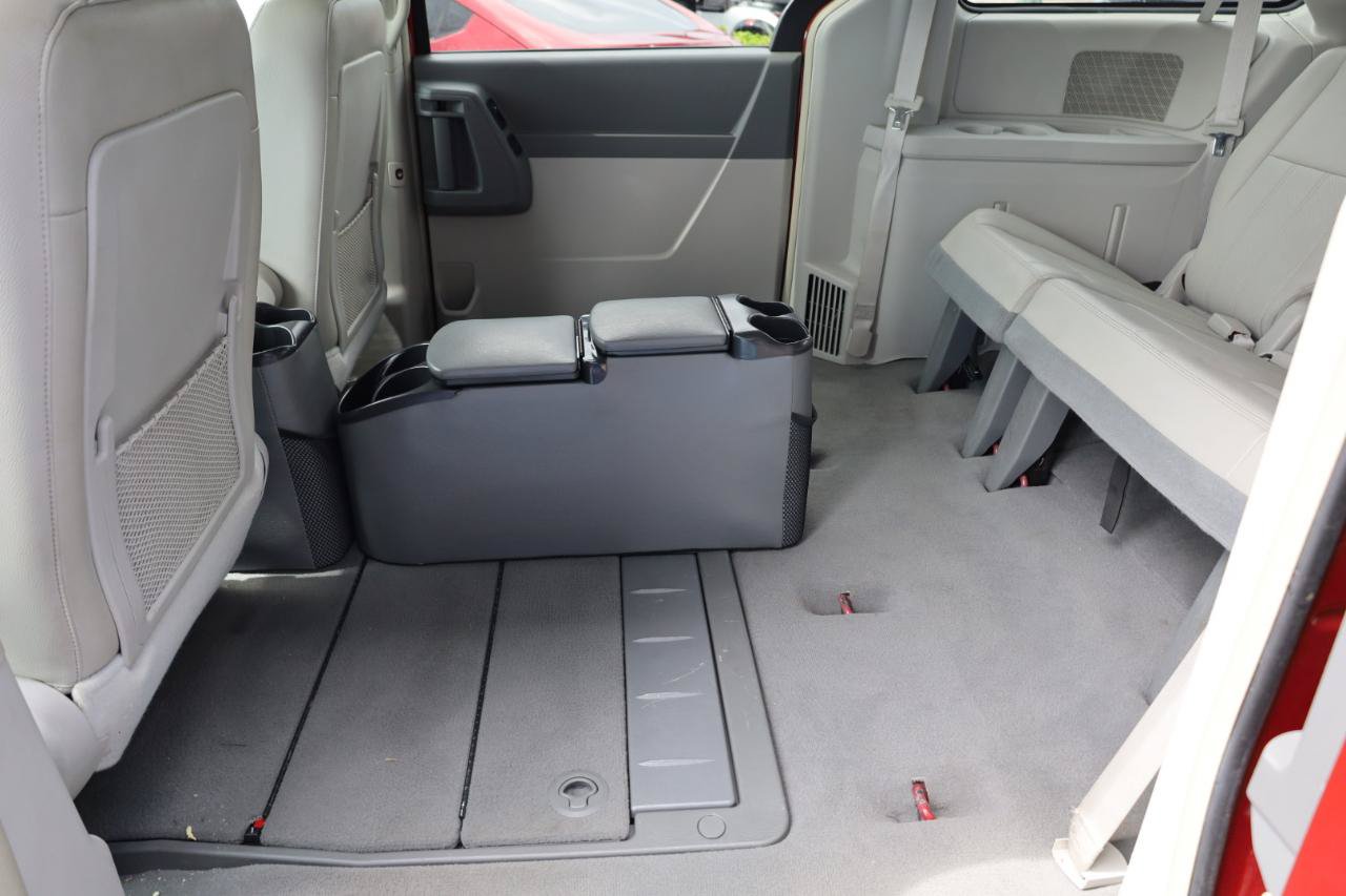 Used 2009 Dodge Grand Caravan SXT FWD image 12