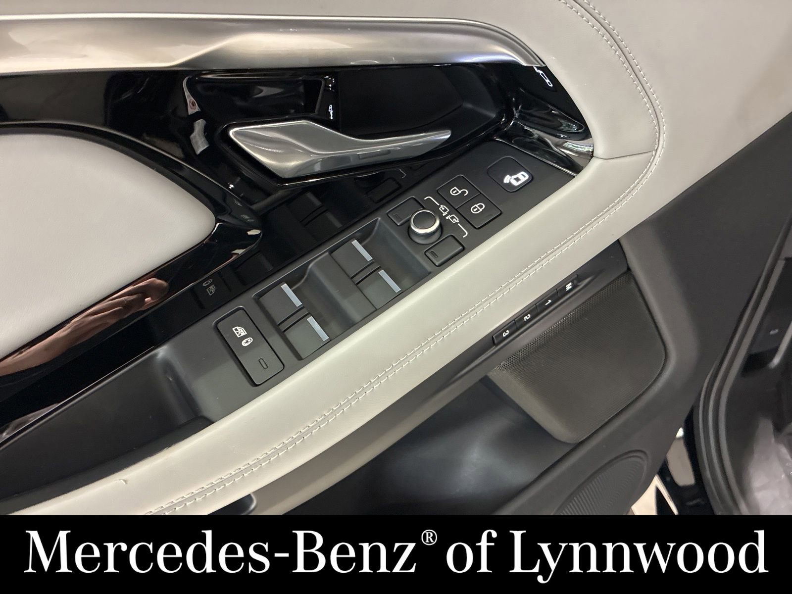 Used 2020 Land Rover Range Rover Evoque R-Dynamic HSE AWD/4WD image 10