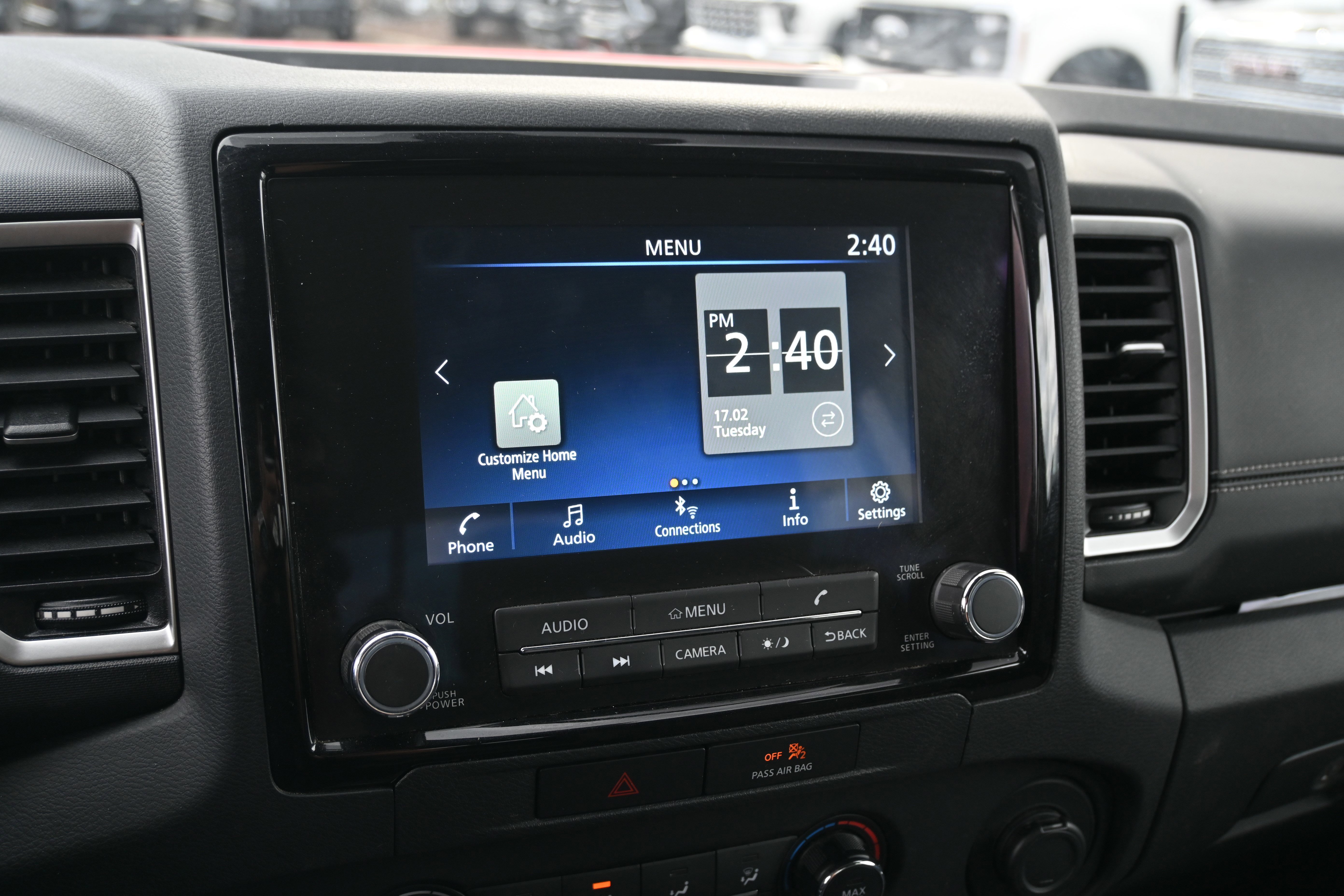 Used 2022 Nissan Frontier SV image 8