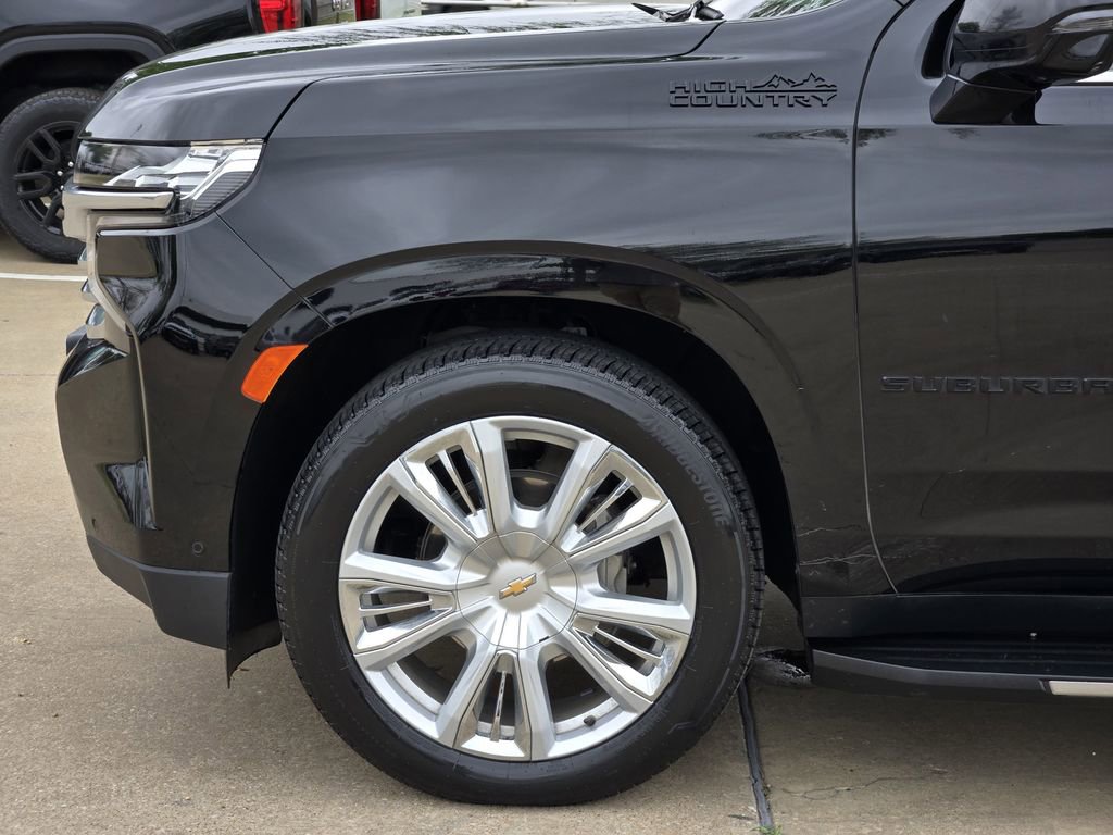 Used 2024 Chevrolet Suburban High Country w/ Advanced Technology Package image 9