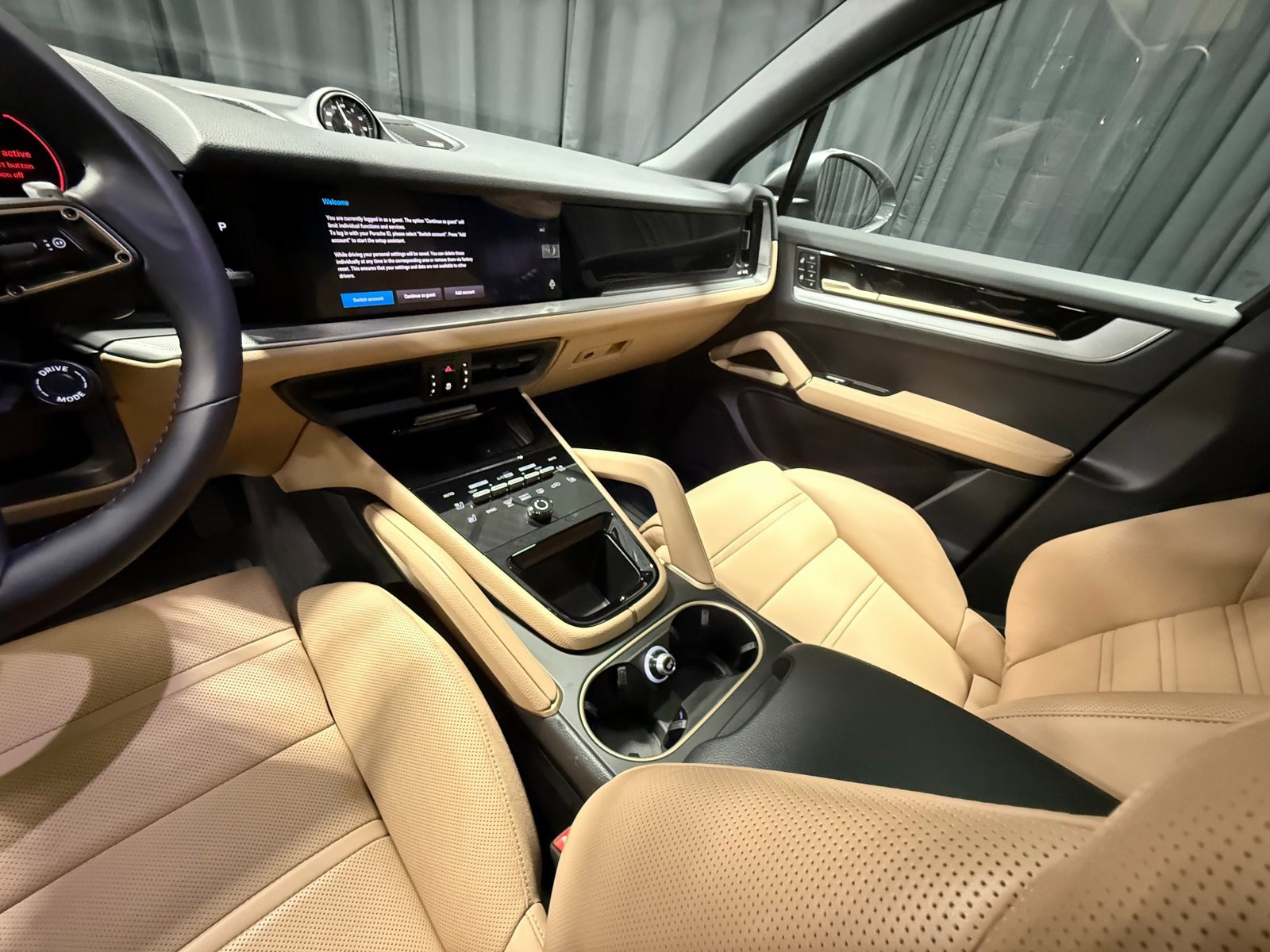 Certified 2025 Porsche Cayenne image 5