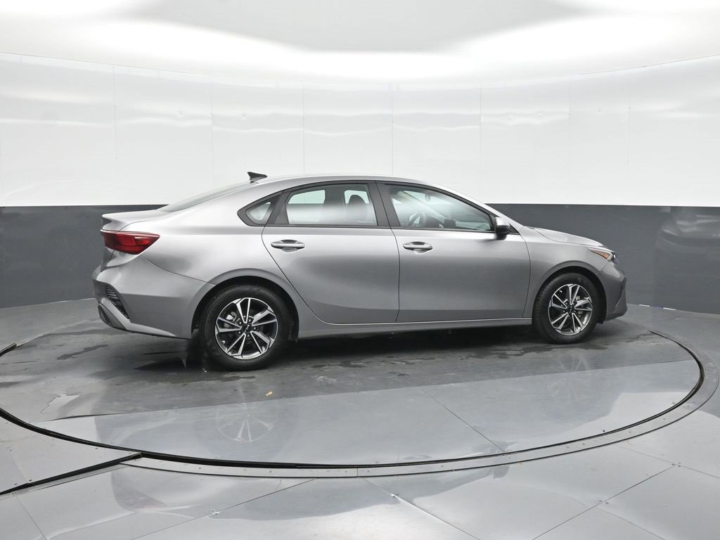 Used 2023 Kia Forte LXS w/ LXS Technology Package image 4