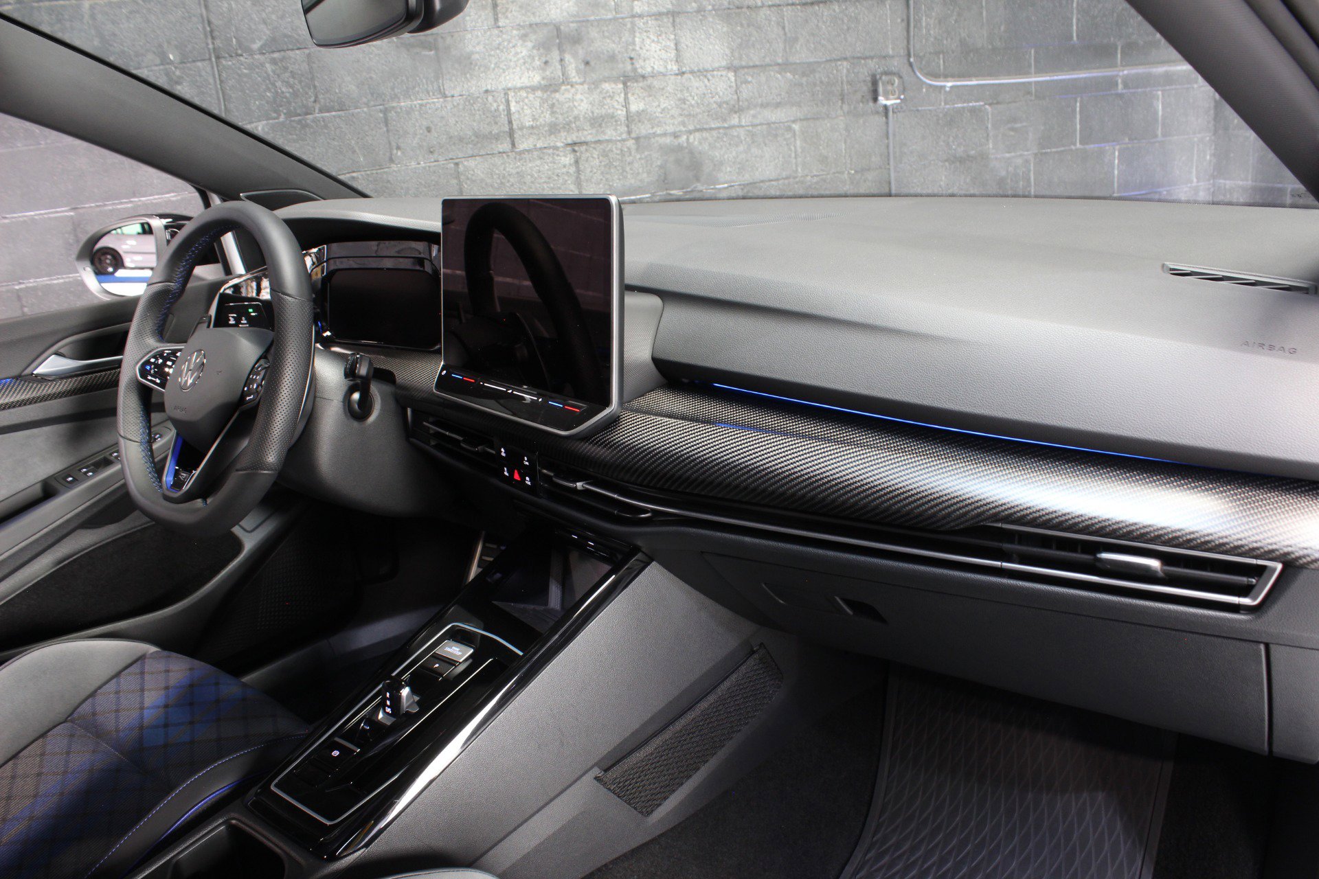 Used 2025 Volkswagen Golf R Black Edition w/ Euro Stye Package image 60