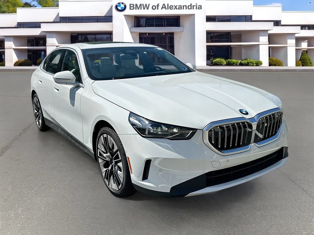 Used 2026 BMW 530i xDrive w/ Premium Package AWD/4WD image 3
