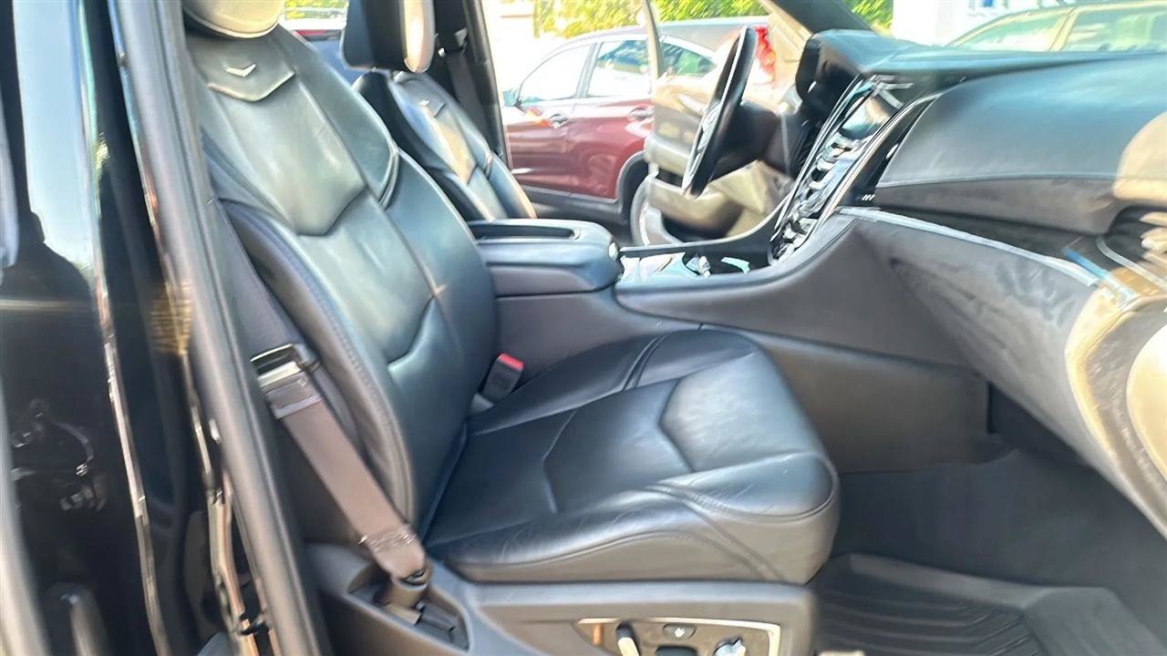Used 2016 Cadillac Escalade ESV Platinum AWD/4WD image 43
