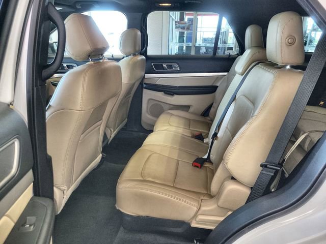 Used 2017 Ford Explorer XLT w/ Equipment Group 202A AWD/4WD image 23