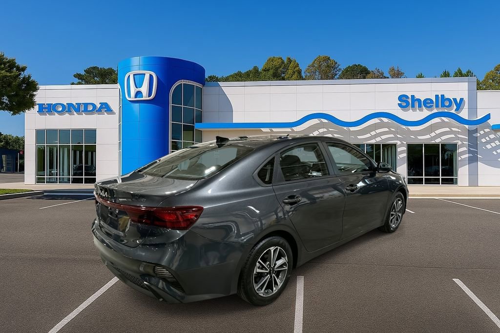 Used 2023 Kia Forte LXS image 8