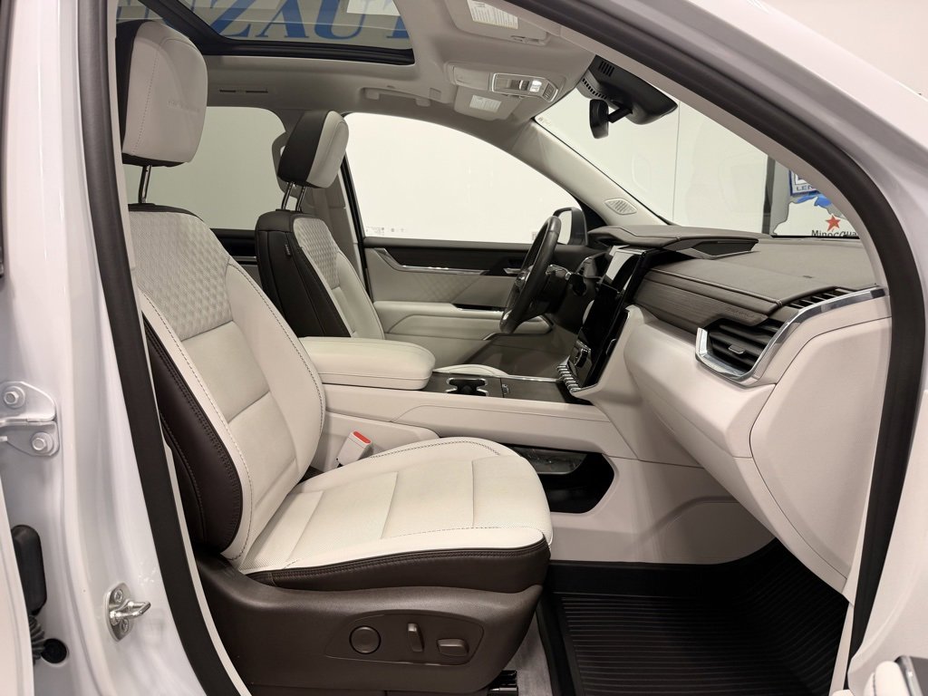 Used 2024 GMC Acadia Denali image 20