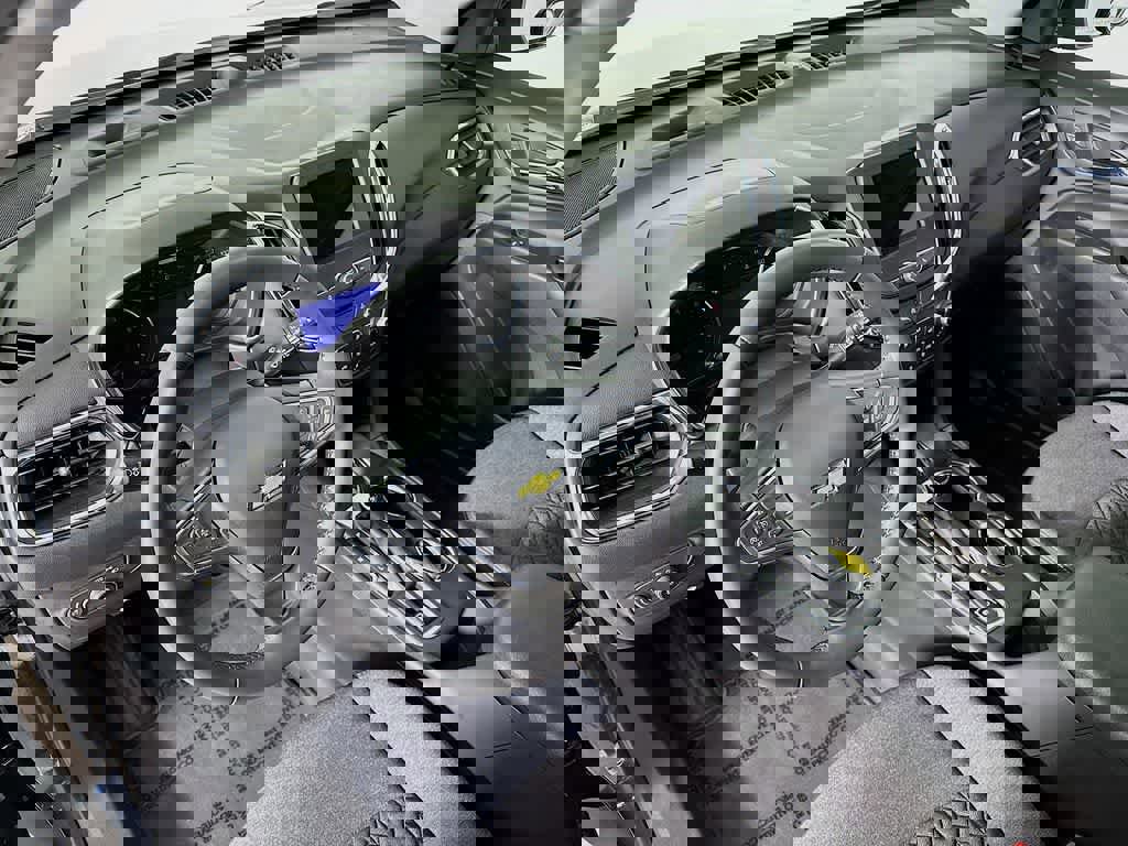 Used 2022 Chevrolet Equinox LT image 2