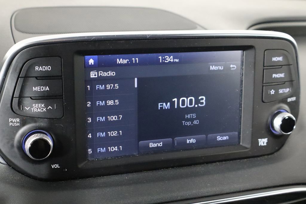 Used 2020 Hyundai Santa Fe SE image 29