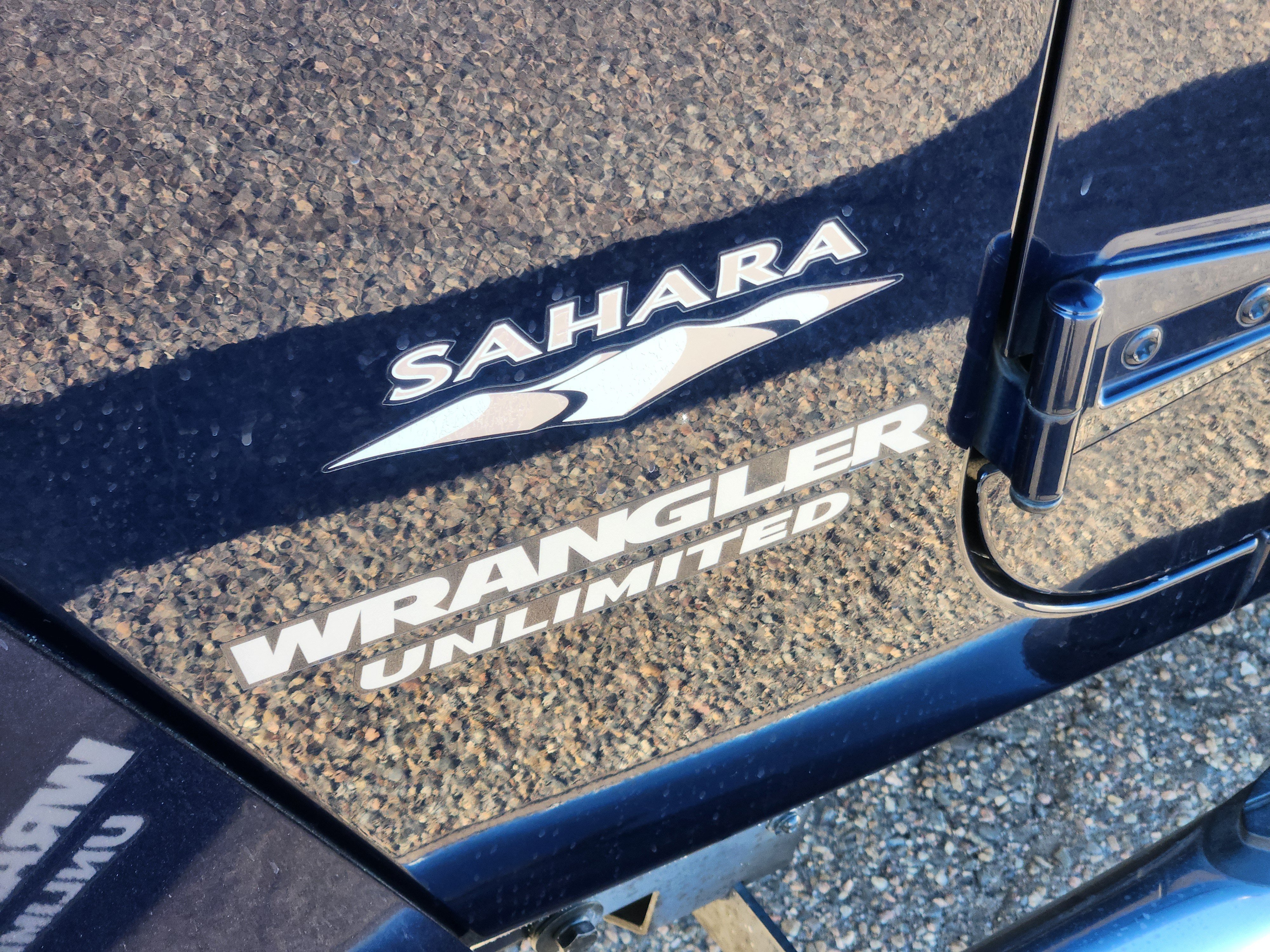 Used 2013 Jeep Wrangler Unlimited Sahara w/ Connectivity Group AWD/4WD image 8