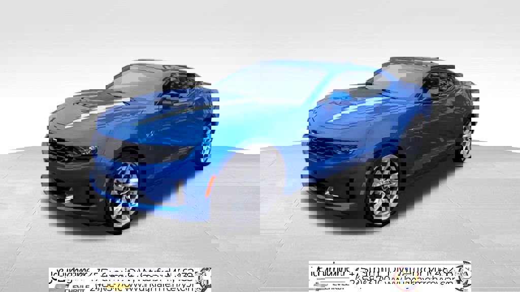 Used 2024 Chevrolet Camaro LT w/ RS Package image 4