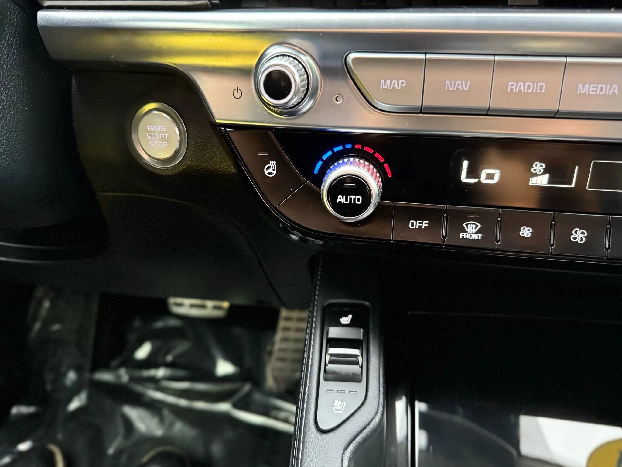 Used 2021 Kia Telluride SX w/ SX Prestige Package image 43