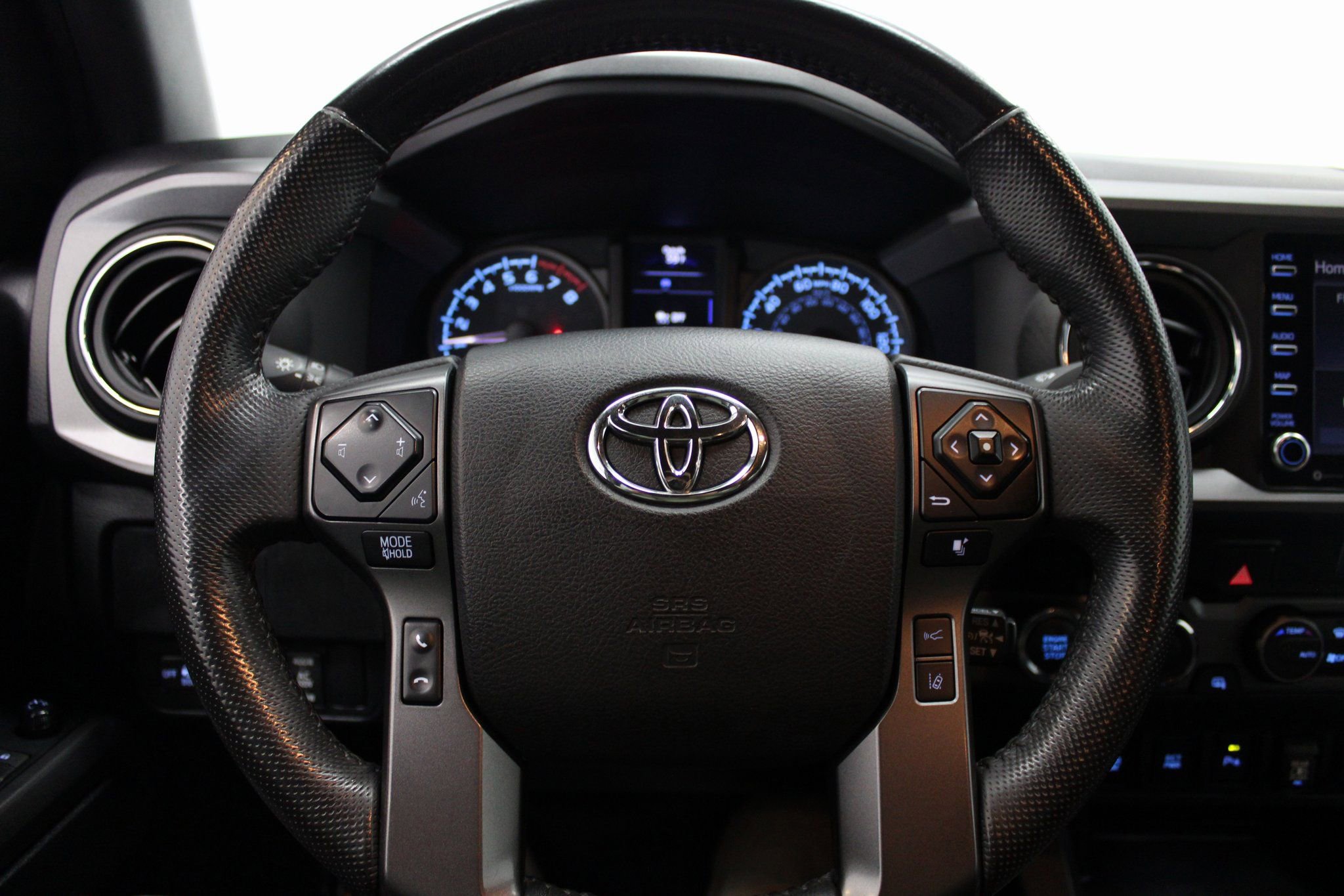 Used 2021 Toyota Tacoma TRD Off-Road w/ Technology Package AWD/4WD image 35