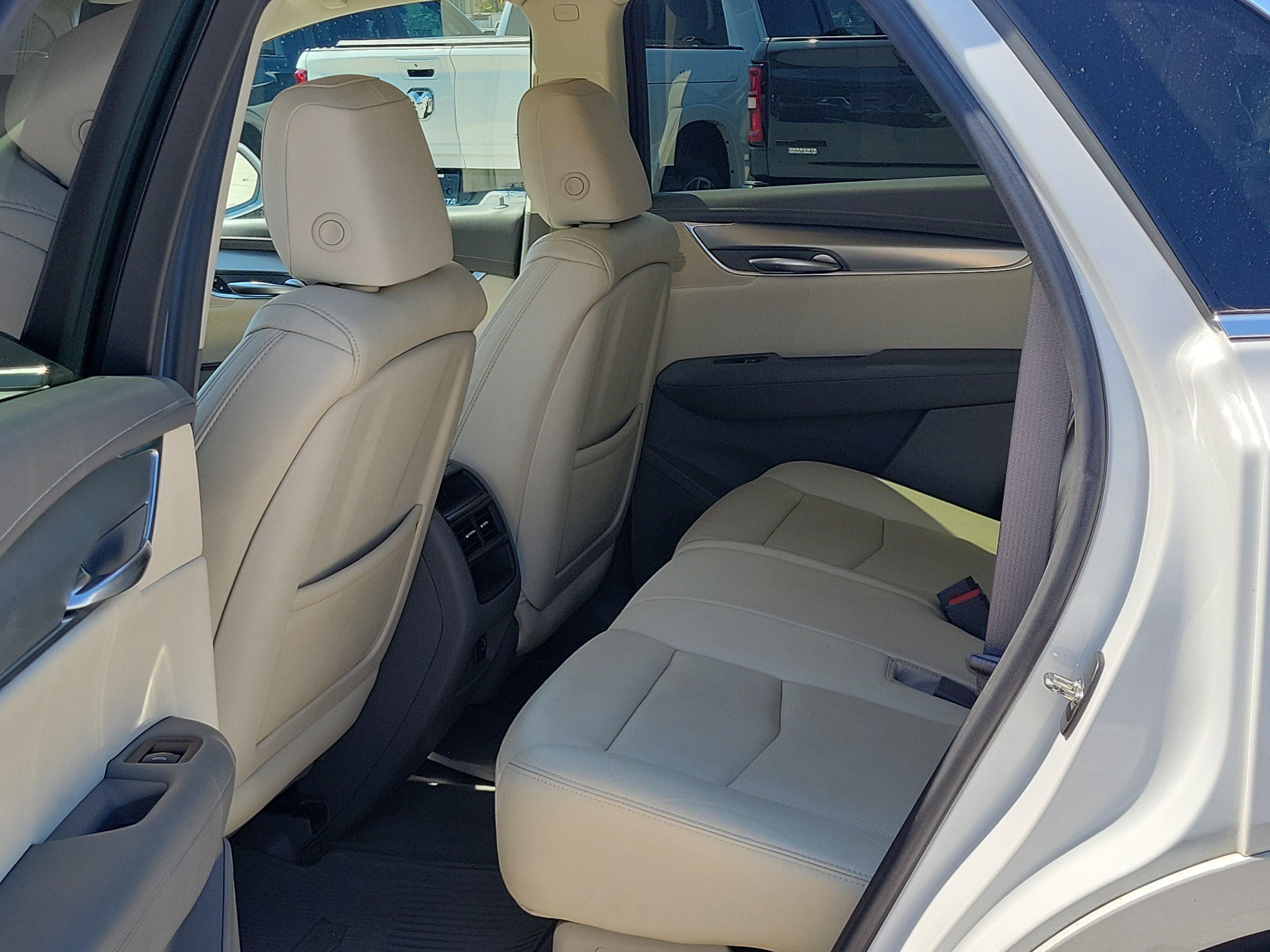 Used 2017 Cadillac XT5 Premium Luxury w/ LPO, Wheel Lock Package image 14