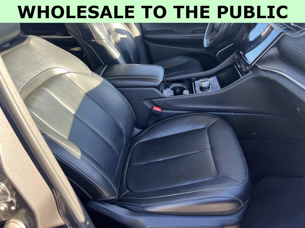 Used 2022 Jeep Grand Cherokee Limited image 32