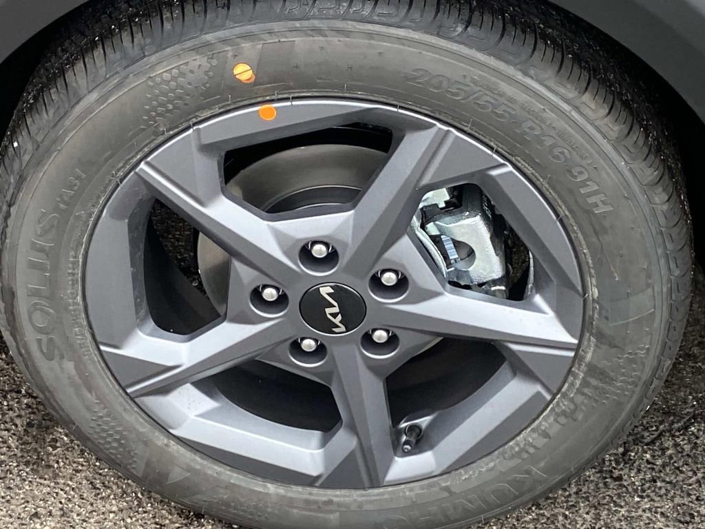 New 2026 Kia K4 LXS image 5