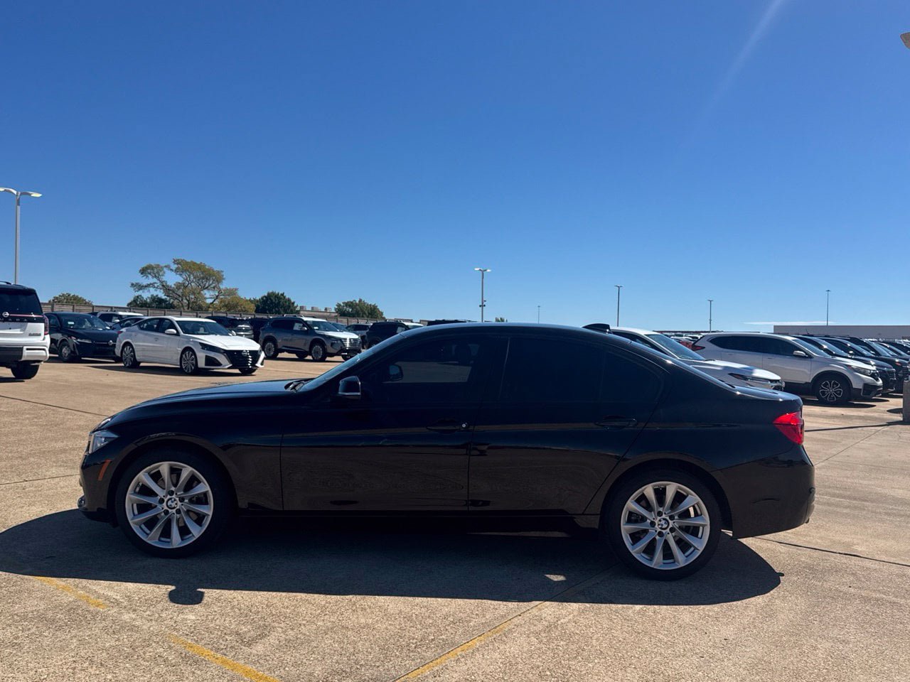 Used 2018 BMW 320i xDrive Sedan AWD/4WD image 17