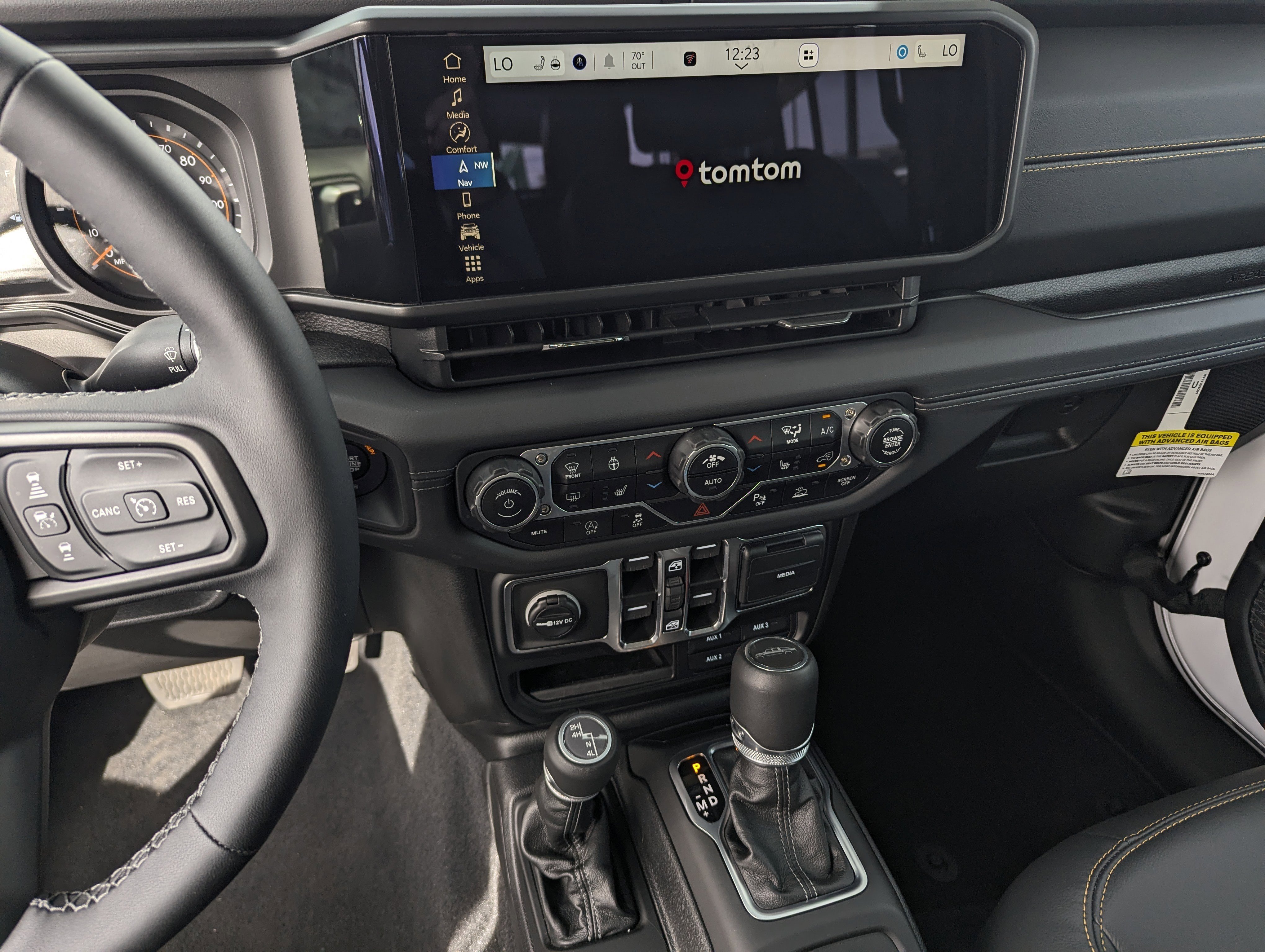 New 2025 Jeep Gladiator Sport image 11