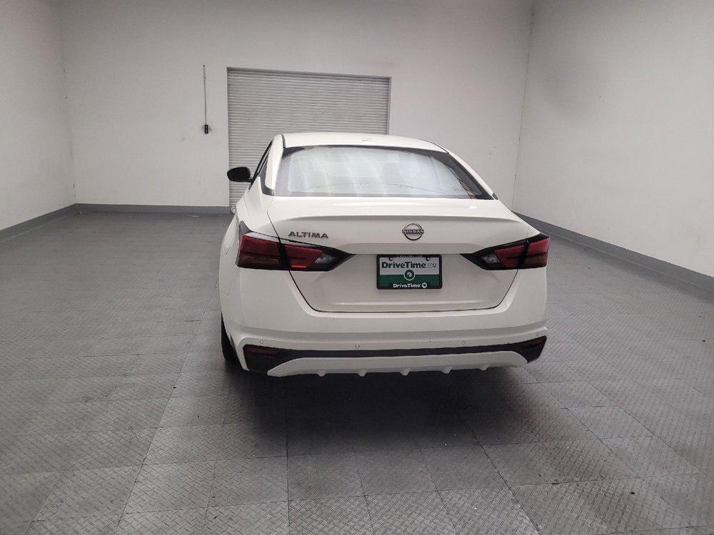 Used 2025 Nissan Altima 2.5 SV FWD image 6