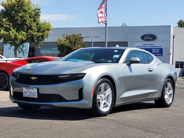 Used 2023 Chevrolet Camaro LT RWD image 10