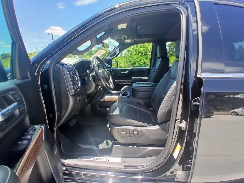 Used 2020 Chevrolet Silverado 1500 High Country w/ Technology Package AWD/4WD image 14