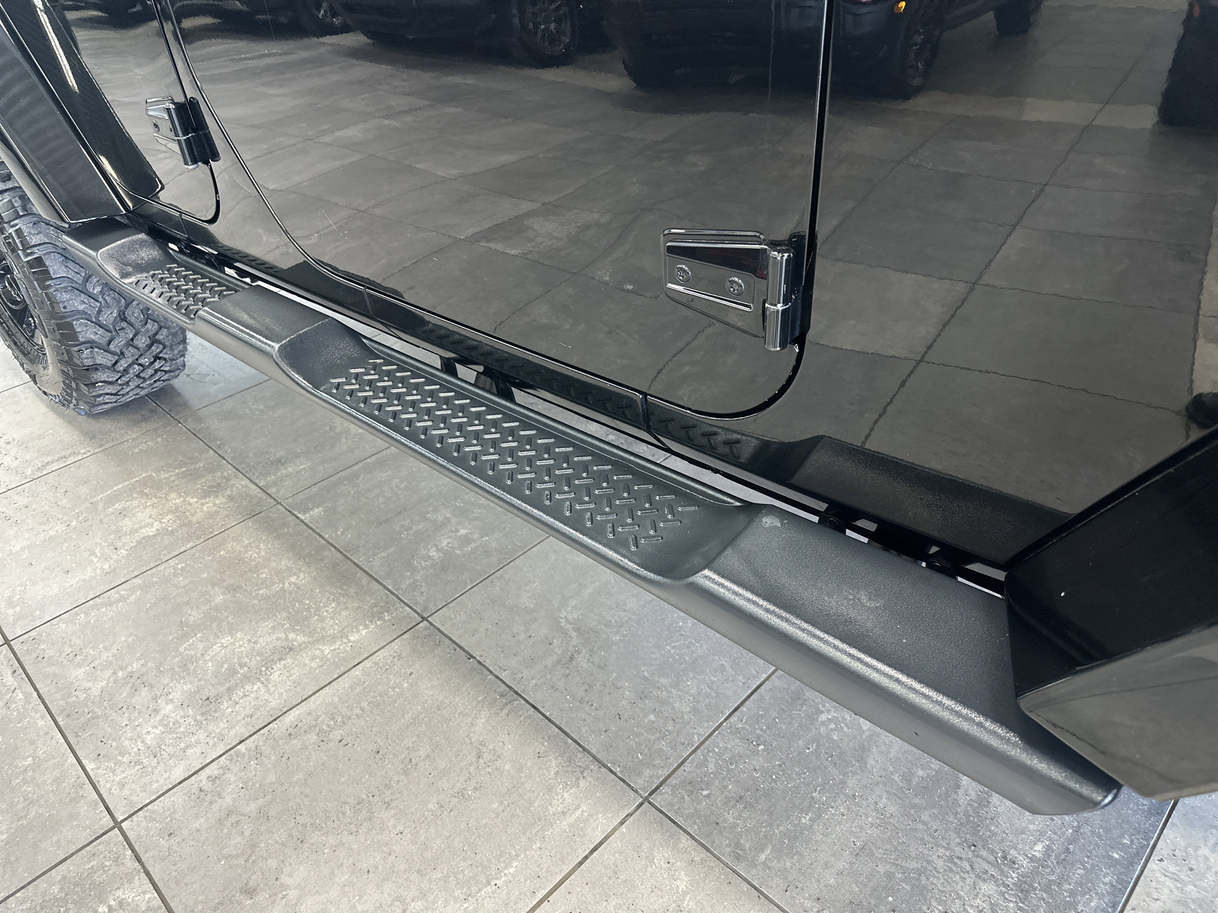 Used 2016 Jeep Wrangler Unlimited Sahara w/ Dual Top Group image 9