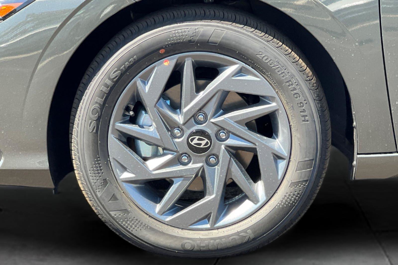 New 2026 Hyundai Elantra Hybrid FWD image 25