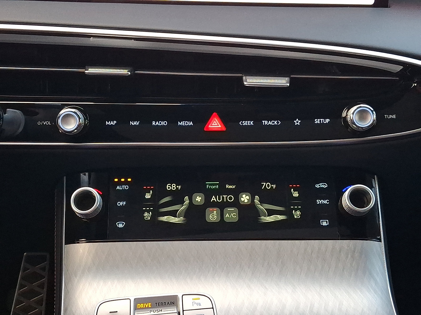 Certified 2026 Genesis GV70 2.5T Sport Prestige AWD/4WD image 16
