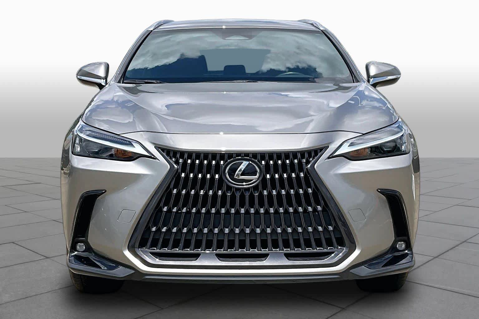 Used 2024 Lexus NX 250 FWD w/ Towing Package (2000 Lbs) image 4