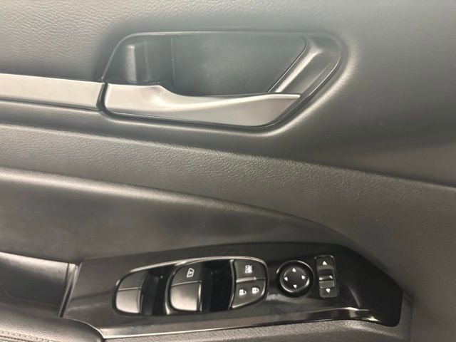 Used 2024 Nissan Altima 2.5 SL FWD image 21