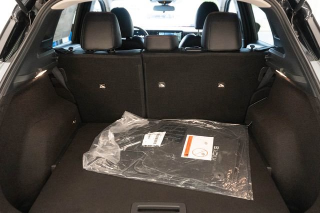 Used 2025 Nissan Kicks SR image 16