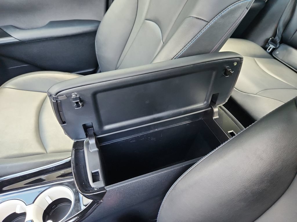 Used 2016 Toyota Prius Three Touring FWD image 30