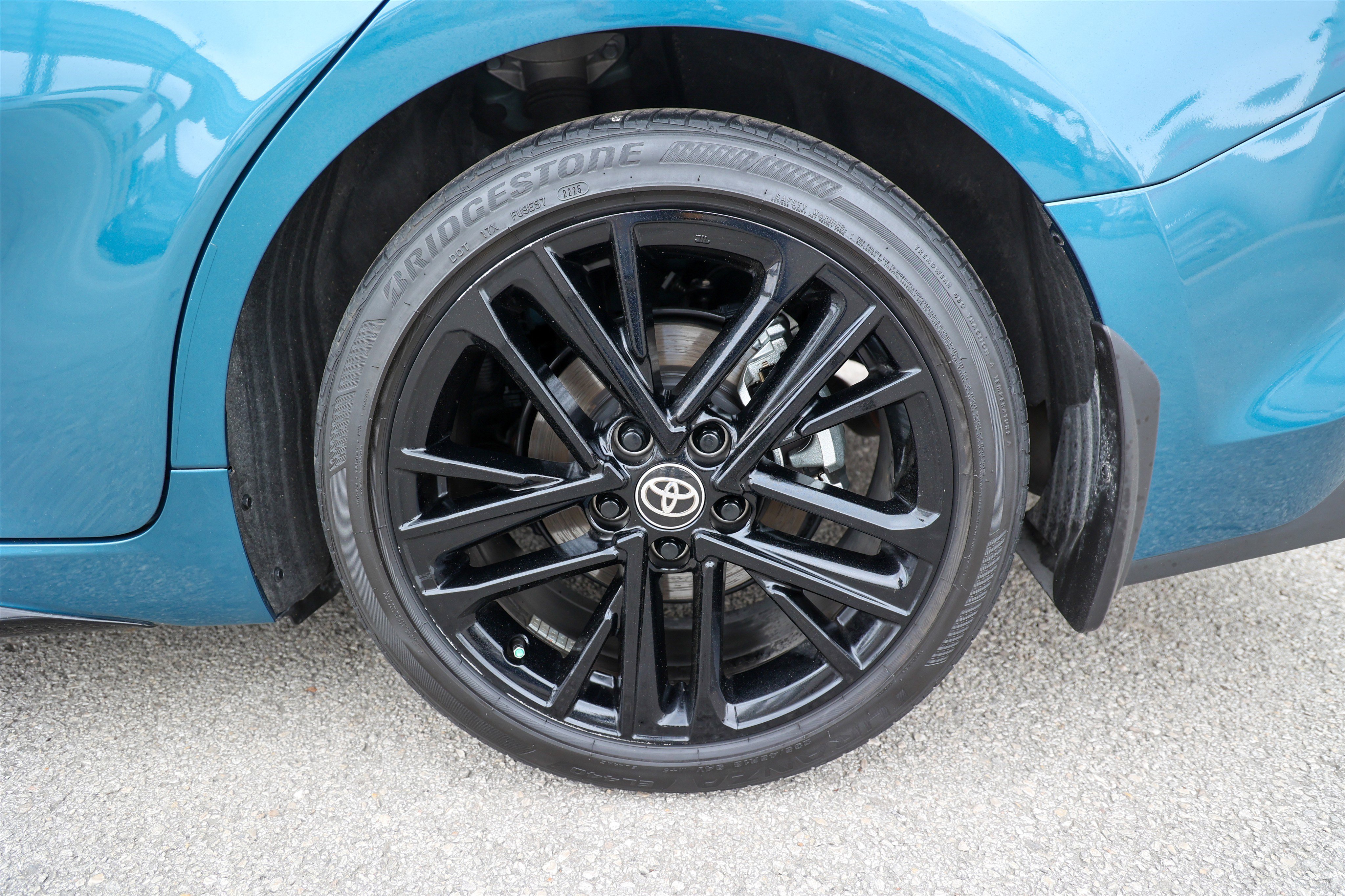 Used 2025 Toyota Camry SE w/ Convenience Package image 15