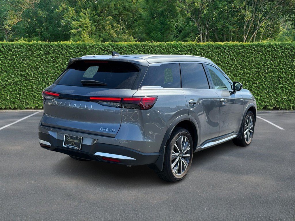Used 2026 INFINITI QX60 Luxe w/ Family Package AWD/4WD image 3