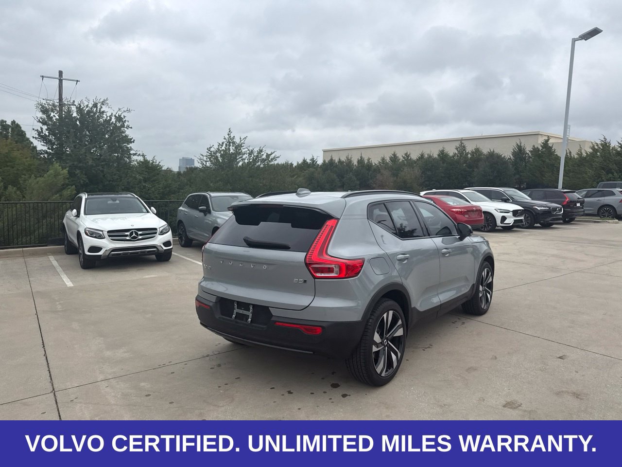 Certified 2024 Volvo XC40 B5 Ultimate w/ Protection Package Premier AWD/4WD image 11