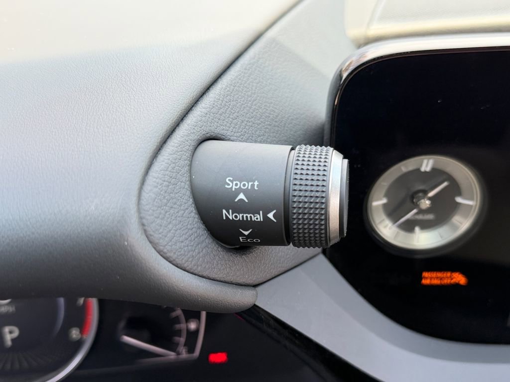 Certified 2025 Lexus ES 350 w/ Premium Package image 28