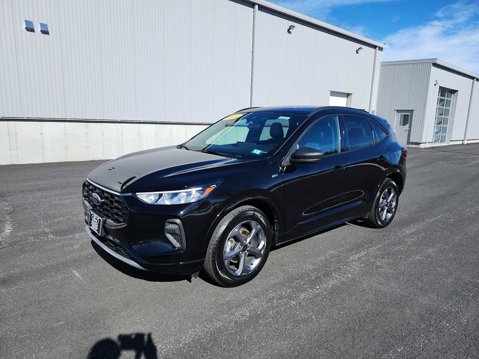 Used 2023 Ford Escape ST-Line w/ Tech Pack #1 AWD/4WD image 1