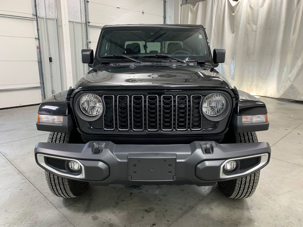 Used 2024 Jeep Gladiator Sport image 15