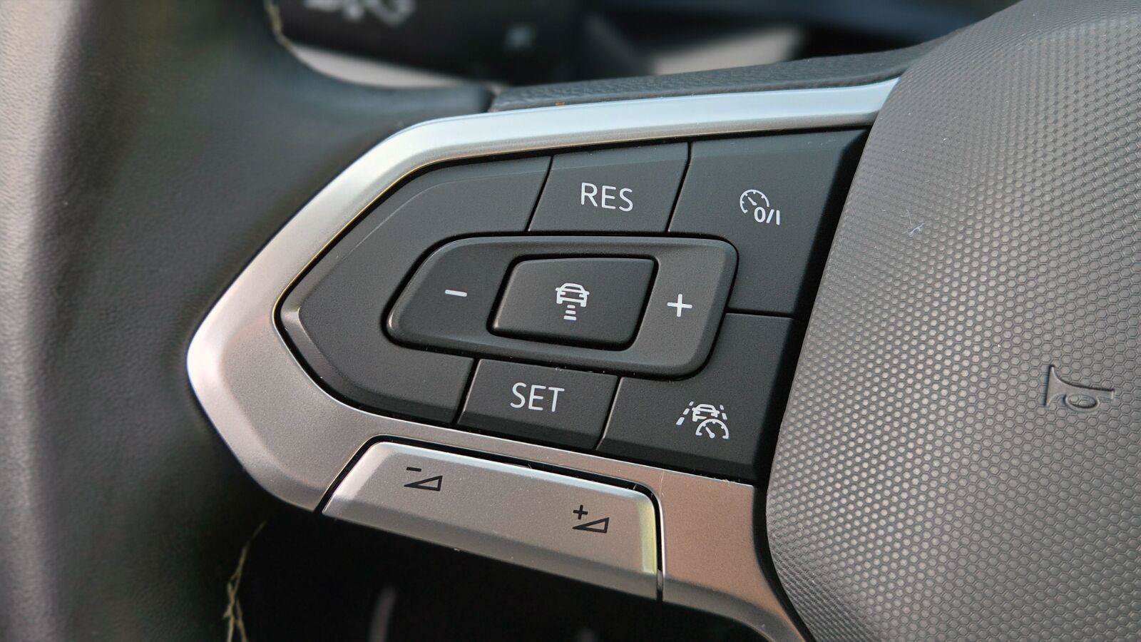 Certified 2023 Volkswagen Taos SE w/ Panoramic Sunroof Package FWD image 29